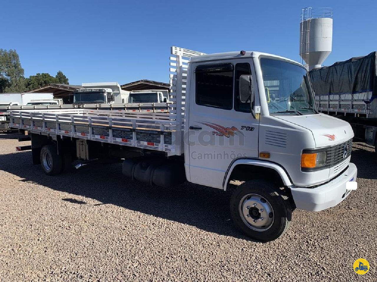 CAMINHAO MERCEDES-BENZ MB 710 Carga Seca 3/4 4x2 Viacam Caminhões CASCAVEL PARANÁ PR